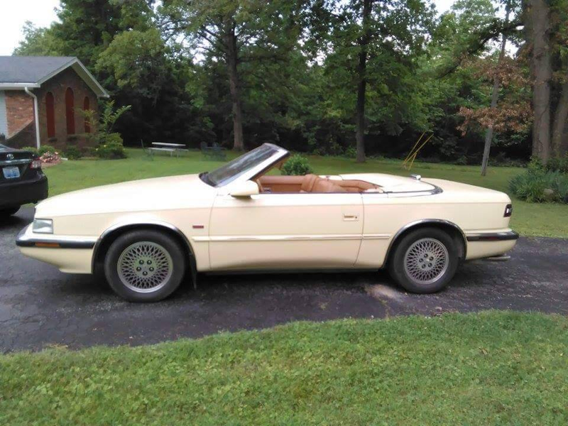 Illustration for article titled At $10,000, Could This Rare 1989 Chrysler TC by Maserati Find Its Niche?